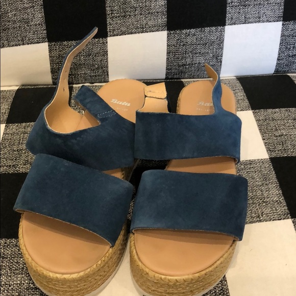 Authentic Italian sandals - Picture 1 of 2